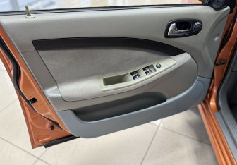 Подержанный автомобиль Chevrolet Lacetti Hatchback 2008 года (9 фото)