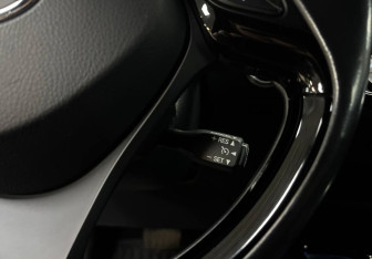 Подержанный автомобиль Toyota C-HR 2021 года (20 фото)