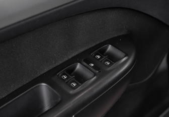 Подержанный автомобиль Skoda Octavia Liftback 2012 года (11 фото)