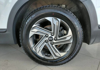 Подержанный автомобиль Hyundai Santa Fe 2020 года (22 фото)