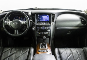 Подержанный автомобиль Infiniti FX 2013 года (15 фото)
