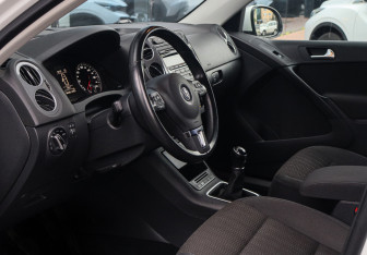 Подержанный автомобиль Volkswagen Tiguan 2014 года (12 фото)