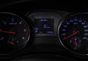Подержанный автомобиль Kia Carnival 2018 года (12 фото)