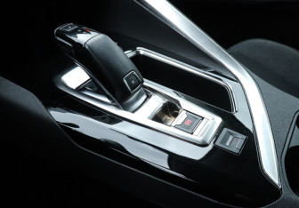 Подержанный автомобиль Peugeot 3008 2019 года (14 фото)