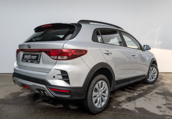 Подержанный автомобиль Kia Rio Hatchback 2021 года (5 фото)