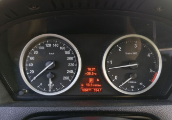 Подержанный автомобиль BMW X6 2012 года (16 фото)