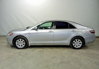 Подержанный автомобиль Toyota Camry Sedan 2008 года (8 фото)