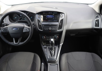 Подержанный автомобиль Ford Focus Wagon 2016 года (13 фото)