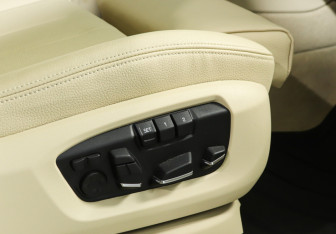 Подержанный автомобиль BMW X6 2015 года (20 фото)