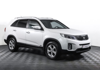 Подержанный автомобиль Kia Sorento 2014 года (3 фото)