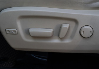 Подержанный автомобиль Toyota Highlander 2014 года (18 фото)