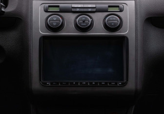 Подержанный автомобиль Volkswagen Touran 2008 года (14 фото)