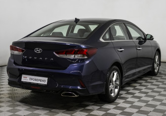 Подержанный автомобиль Hyundai Sonata 2017 года (5 фото)