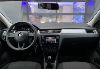 Подержанный автомобиль Skoda Rapid Liftback 2017 года (10 фото)