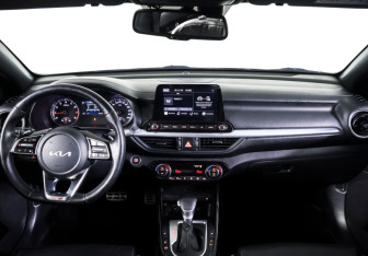 Подержанный автомобиль Kia Cerato Sedan 2022 года (13 фото)