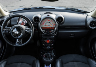 Подержанный автомобиль MINI Countryman 2012 года (13 фото)