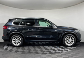 Подержанный автомобиль BMW X5 2020 года (6 фото)