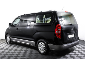 Подержанный автомобиль Hyundai H-1 2018 года (7 фото)