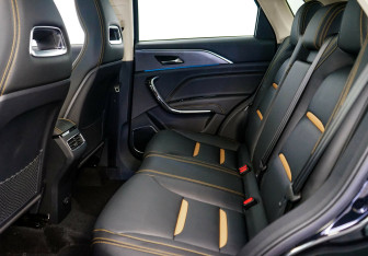 Подержанный автомобиль FAW Bestune T77 2022 года (11 фото)