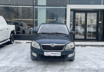 Подержанный автомобиль Skoda Fabia Hatchback 2011 года (2 фото)