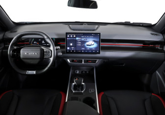 Подержанный автомобиль Jetour Dashing 2024 года (13 фото)