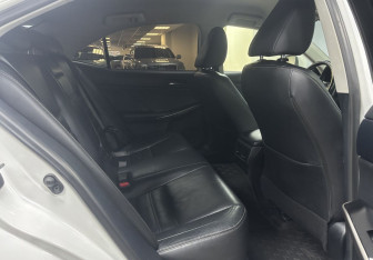 Подержанный автомобиль Lexus IS Sedan 2014 года (11 фото)