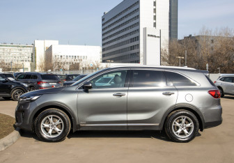 Подержанный автомобиль Kia Sorento 2018 года (6 фото)