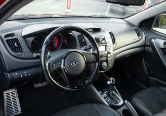 Подержанный автомобиль Kia Cerato Sedan 2012 года (10 фото)