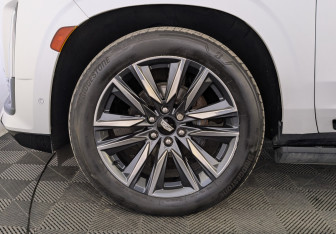 Подержанный автомобиль Cadillac Escalade Suv 2021 года (18 фото)