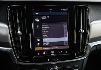 Подержанный автомобиль Volvo V90 2020 года (19 фото)