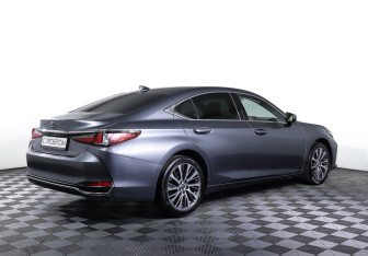 Подержанный автомобиль Lexus ES 2021 года (5 фото)