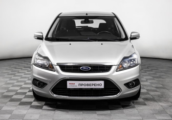Подержанный автомобиль Ford Focus Hatchback 2011 года (3 фото)