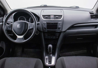 Подержанный автомобиль Suzuki Swift Hatchback 2011 года (13 фото)