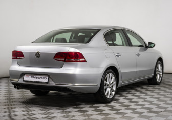 Подержанный автомобиль Volkswagen Passat Sedan 2011 года (5 фото)