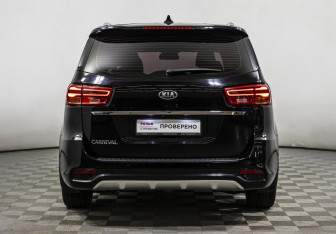 Подержанный автомобиль Kia Carnival 2018 года (6 фото)