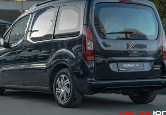 Подержанный автомобиль Citroen Berlingo 2014 года (16 фото)