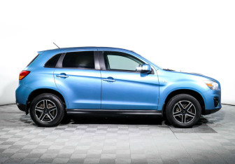 Подержанный автомобиль Mitsubishi ASX 2013 года (4 фото)
