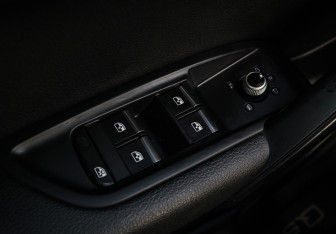 Подержанный автомобиль Audi Q5 2018 года (23 фото)