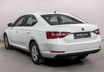 Подержанный автомобиль Skoda Superb Liftback 2017 года (7 фото)