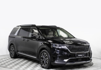 Подержанный автомобиль Kia Carnival 2021 года (3 фото)