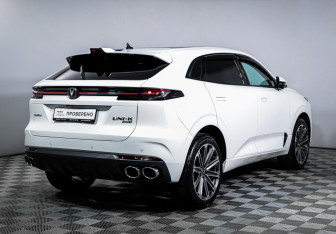 Подержанный автомобиль Changan UNI-K 2023 года (5 фото)