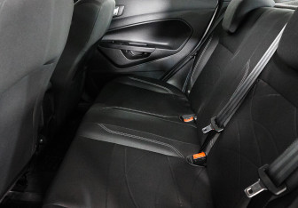 Подержанный автомобиль Ford Fiesta Sedan 2017 года (8 фото)