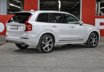 Подержанный автомобиль Volvo XC90 2016 года (5 фото)