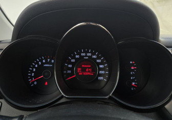 Подержанный автомобиль Kia Rio Sedan 2014 года (12 фото)