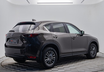 Подержанный автомобиль Mazda CX-5 2017 года (5 фото)