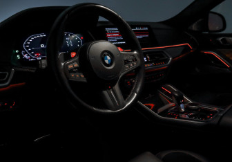 Подержанный автомобиль BMW X6 M 2021 года (22 фото)