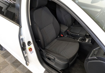 Подержанный автомобиль Skoda Octavia Liftback 2013 года (21 фото)