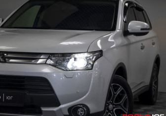 Подержанный автомобиль Mitsubishi Outlander 2014 года (20 фото)