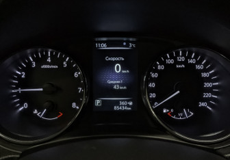 Подержанный автомобиль Nissan Qashqai 2018 года (12 фото)