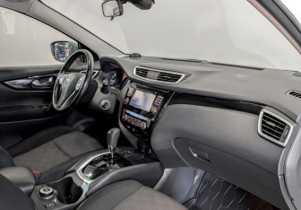 Подержанный автомобиль Nissan Qashqai 2018 года (10 фото)